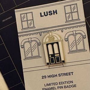 Limited Edition / Lush Kitchen 29 High Street Enamel Pin